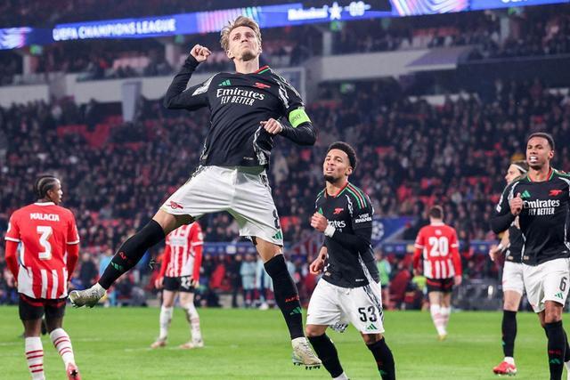 阿森纳今日表现抢眼,尤文图斯整场无解,教练赛后亲自拥抱的简单介绍