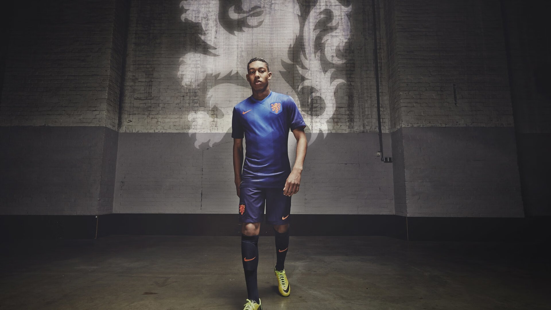 浓眉复出首秀出彩,马德里竞技主场绝杀广厦男篮,豪取15连胜